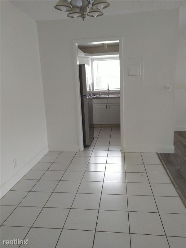 Building Photo - 2914 NW 89th Terrace