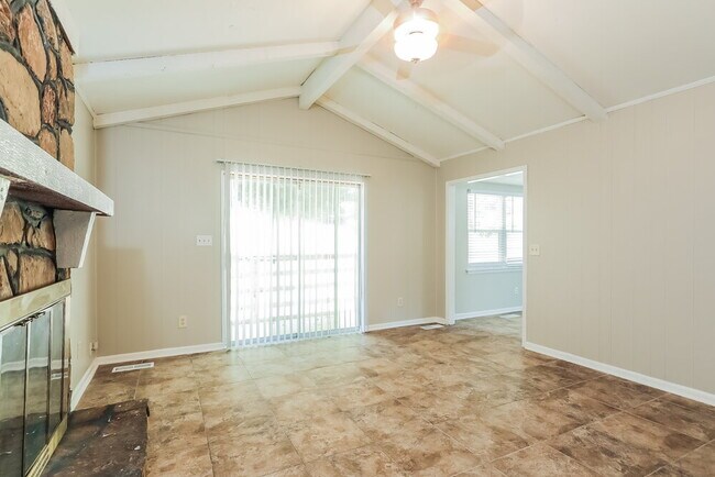 Building Photo - 1228 Dugan Ave