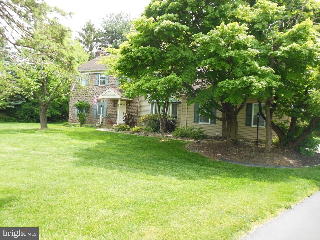 Primary Photo - 284 Lafayette Ln