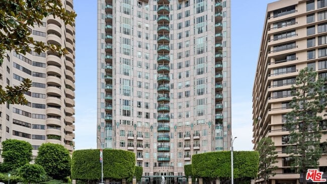 Building Photo - 10580 Wilshire Blvd