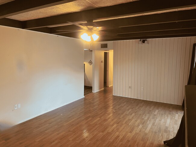 Foto del edificio - FOR RENT | 2 Bed, 2 Bath Upstairs Apartment Unit