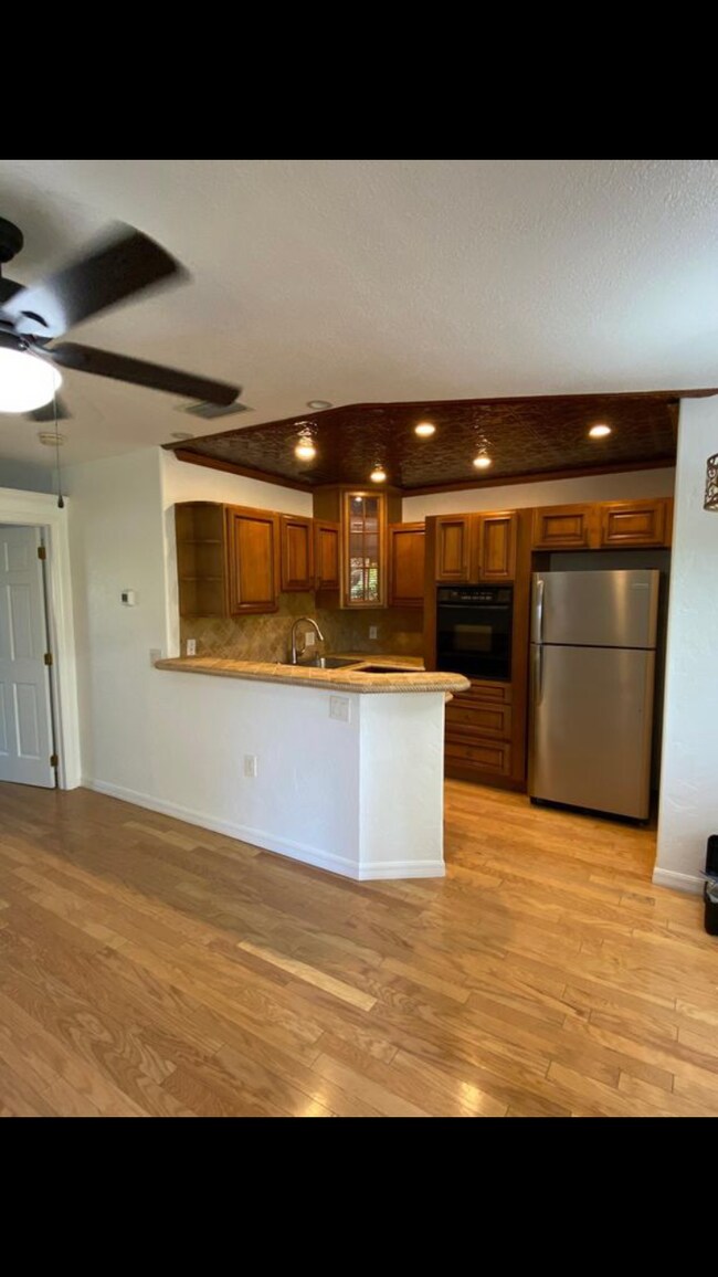kitchen - 125 5th Ave NE