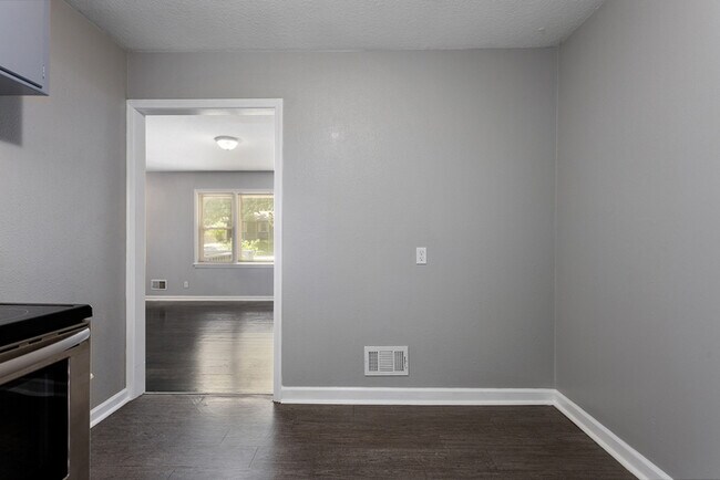 Foto del edificio - Newly rehabbed 3 bed 1.5 bath in Raytown