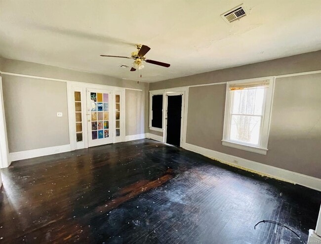 Building Photo - 39 S Lewis St