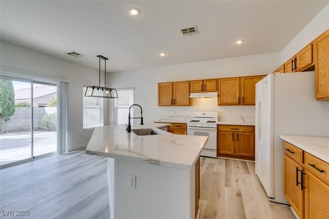 Foto del edificio - 1581 Peaceful Pine St