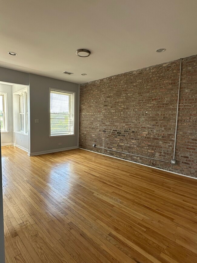 Living room area 1 - 3626 W Polk St