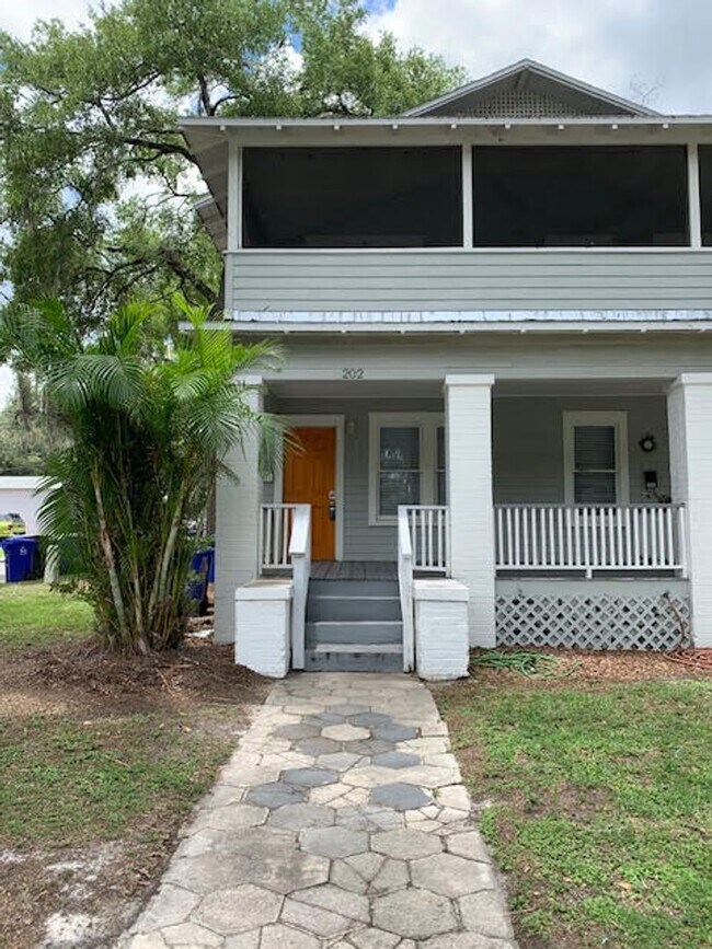 Foto del edificio - 2 Bed / 1 Bath for RENT in Lakeland's Hist...