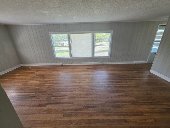 Building Photo - 3006 Broadbay Dr