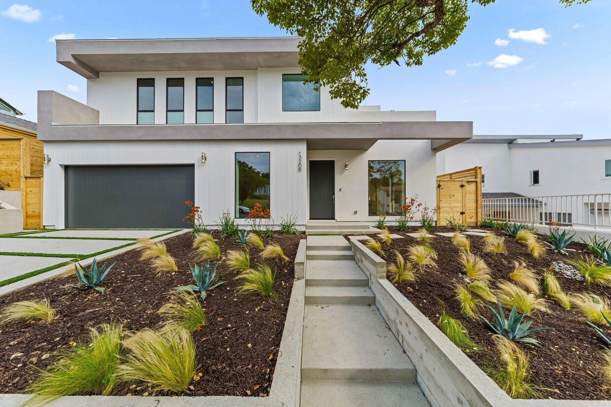 Foto principal - 13206 Dewey St