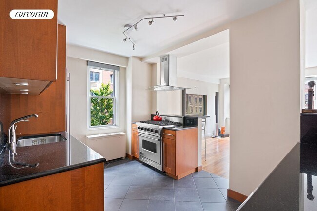 Foto del edificio - 340 E 64th St