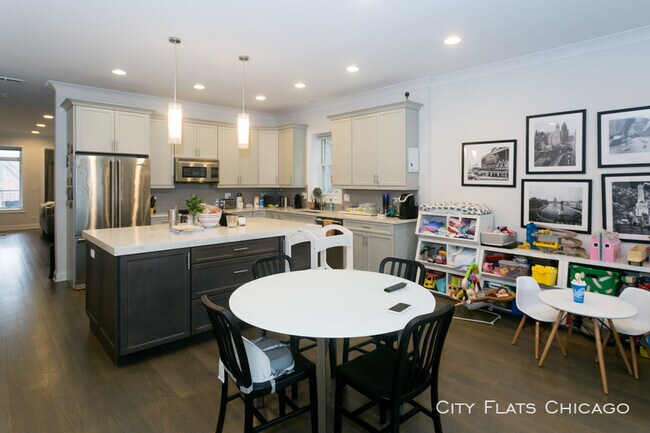 Foto del edificio - 1513 W Diversey Pkwy