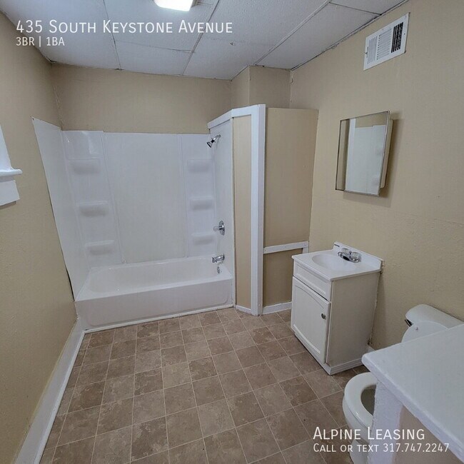 Building Photo - 435 S Keystone Ave