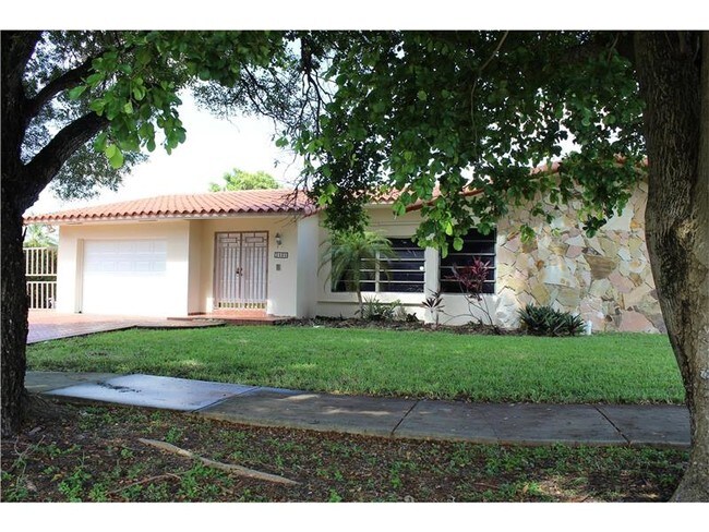 Foto del edificio - 2030 SW 132nd Ave
