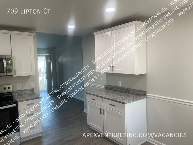 Building Photo - 709 Lipton Ct