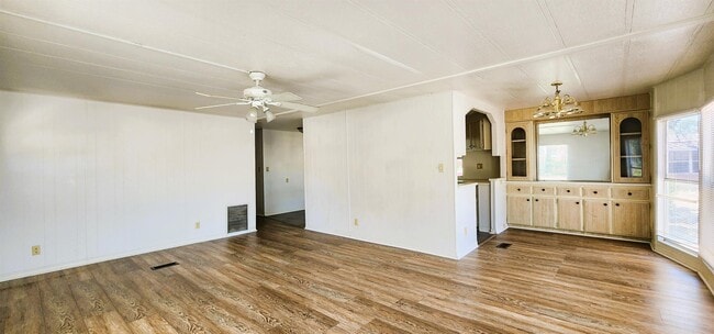Building Photo - 160 Caloosa Lake Cir N