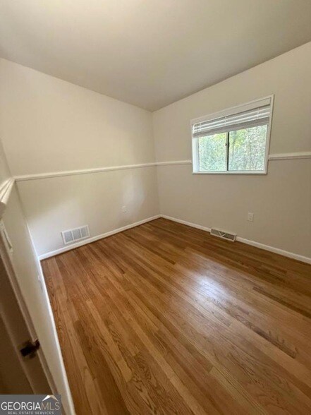 Building Photo - 3591 Raymond Dr
