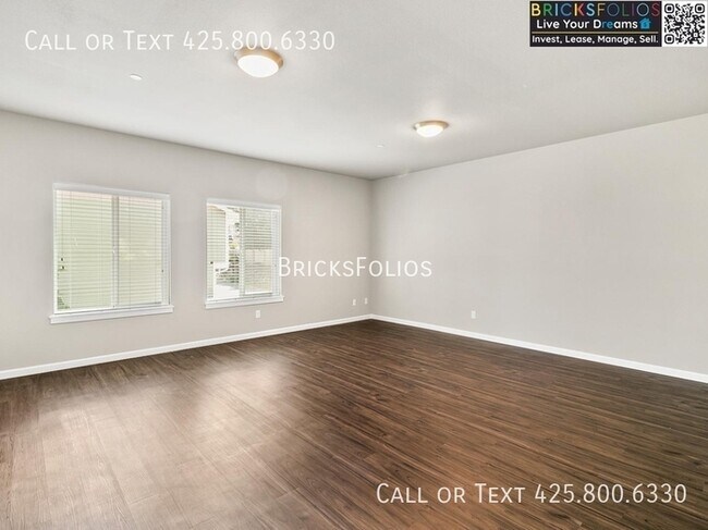 Building Photo - Discover Your Dream Townhome in Olympia - ...