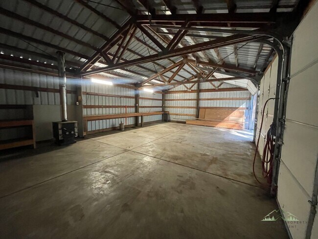 Foto del edificio - McKenzie HWY 3-bedroom/ 2bath