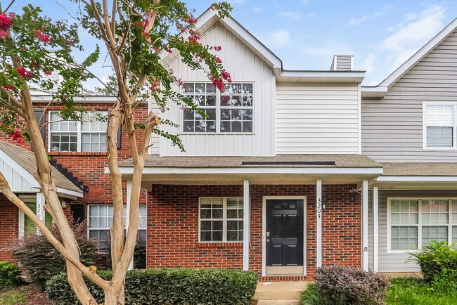 Building Photo - 3204 Summercroft Ln