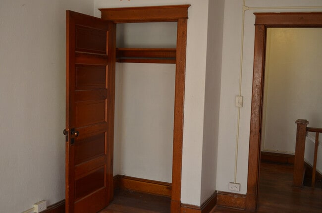 Photo - 185 W Spotswood Ave Apartment