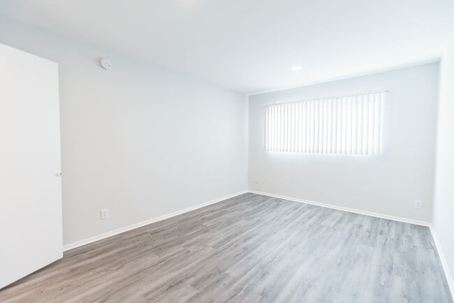 Interior Photo - 245 South Serrano Ave