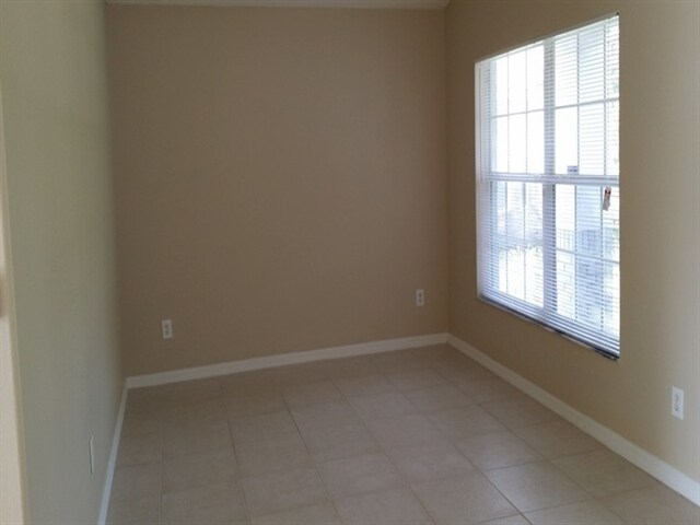 Building Photo - 125 S Roma Way