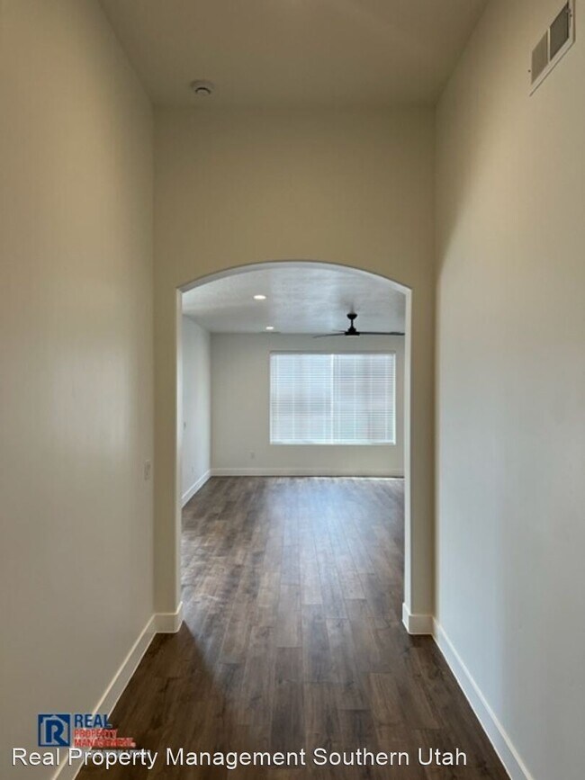 Foto del edificio - 3 br, 2 bath House - 1837 W. 350 N.