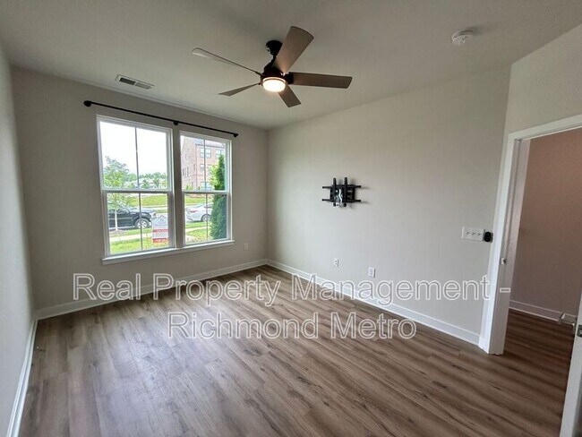 Foto del edificio - 14361 Revelry Blvd