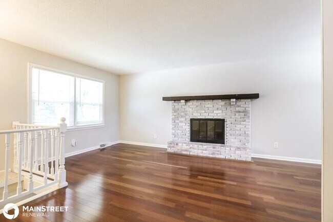 Foto del edificio - 105 N EMERSON ST, CLAYCOMO, MO 64119