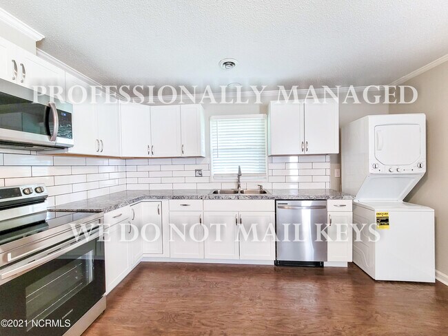 Building Photo - 219 Renfrow St