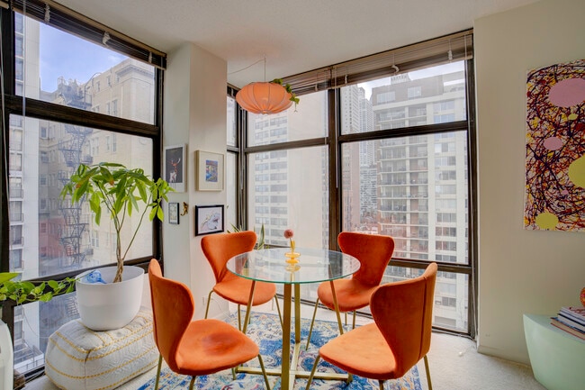 Building Photo - 65 E Scott St