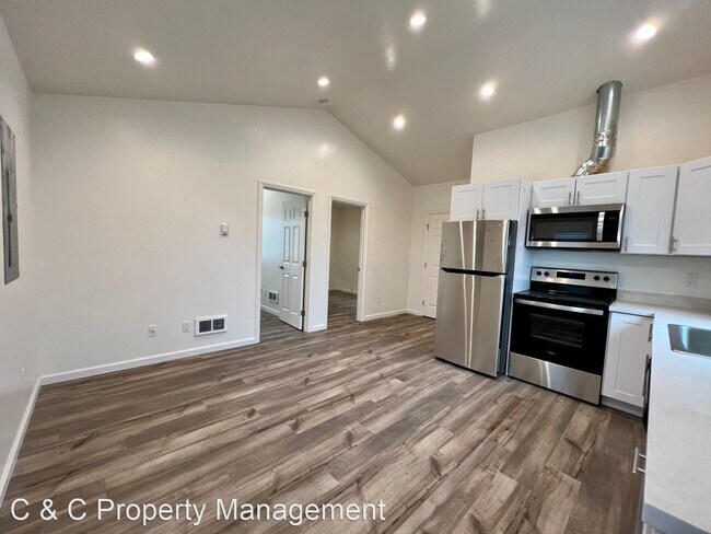 Building Photo - 2 br, 1 bath House - 1601 Hilby