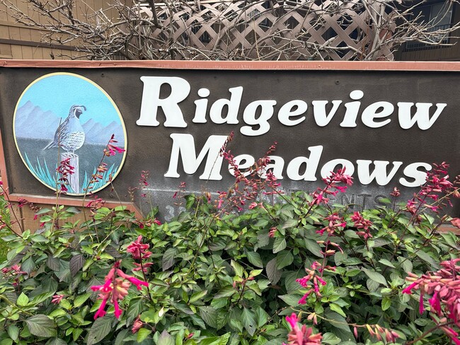 Foto del edificio - Gated community - Water, Garbage & Sewer Included