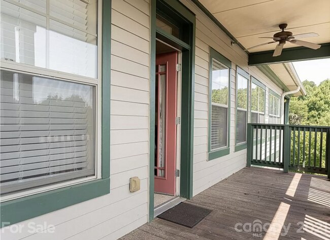 Building Photo - Beautiful Asheville Condo-Located in The Beaucatcher House!