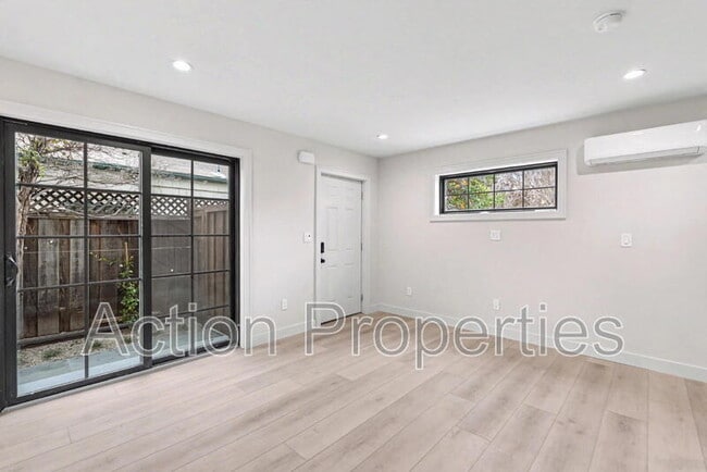 Building Photo - 490 Calderon Ave