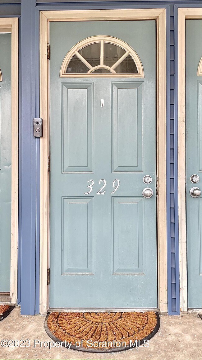 Foto del edificio - 329 Plymouth Ave
