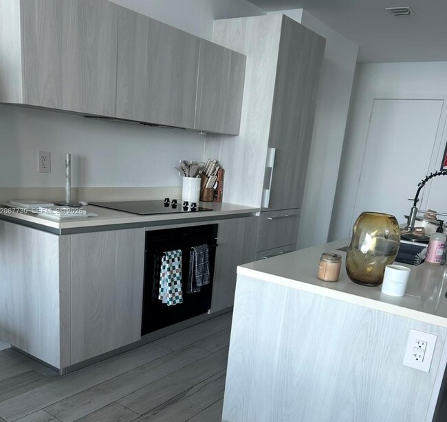 Foto del edificio - 480 NE 31st St