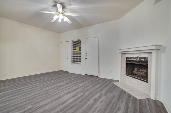 Building Photo - 307 Rawhide Loop