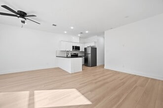 Building Photo - 8410 Sunnyhill St