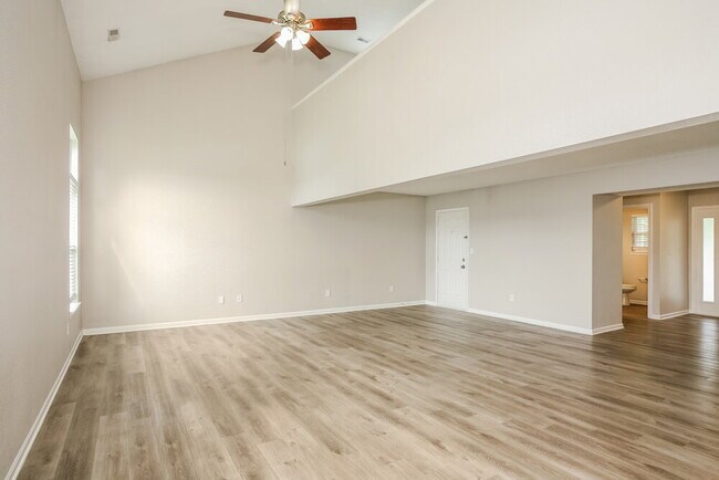 Building Photo - 109 Lockerbie Ln