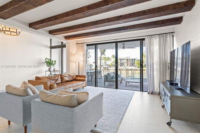 Foto del edificio - 429 Poinciana Island Dr