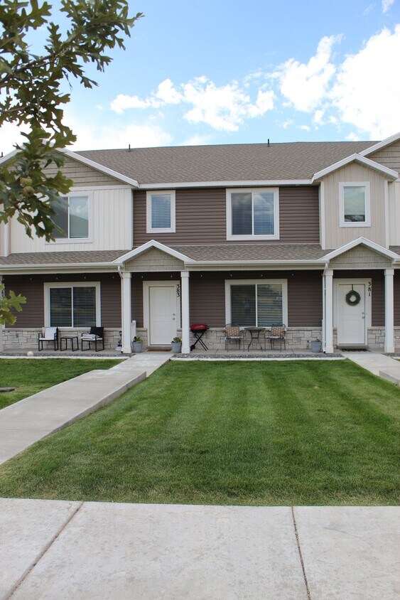 383 S 1580 E, Hyrum, UT 84319 Townhouse for Rent in Hyrum, UT