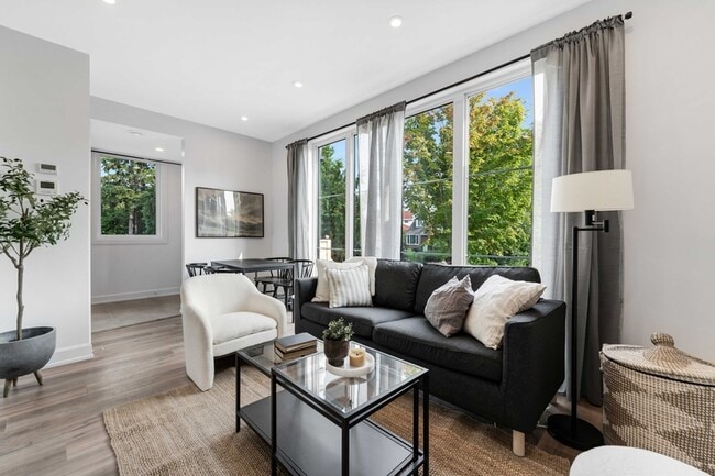 Photo du bâtiment - 157 Sanford Ave