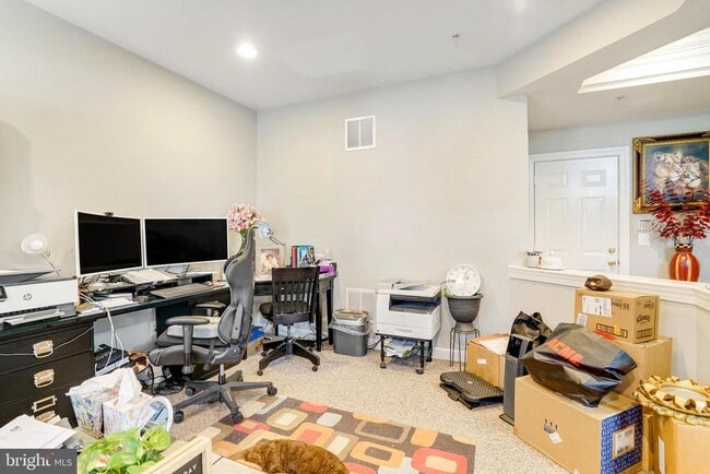 Building Photo - 456 Ferdinand Day Dr