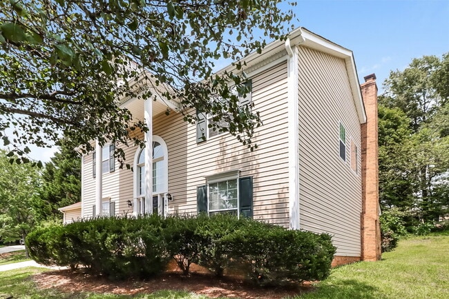 Building Photo - 1411 Bear Mountain Rd