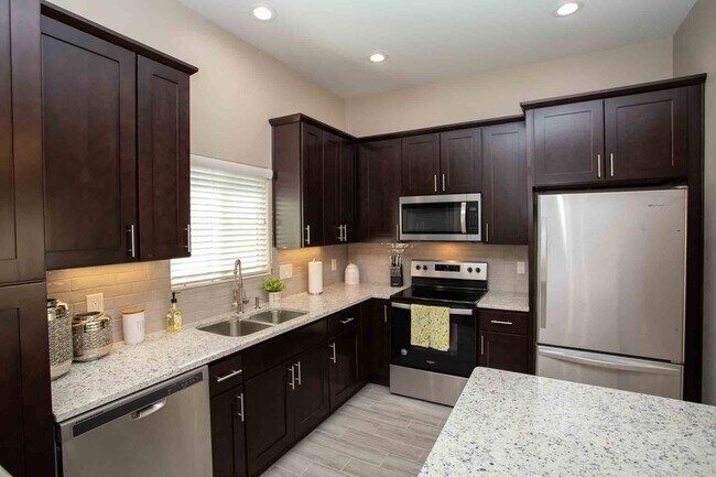 Foto del edificio - 915 W 21st St