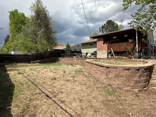 Building Photo - CUTE 3BD RANCHER WITH CHARACTER IN CENTRAL COLORADO SPRINGS - Security Deposit Waiver Available