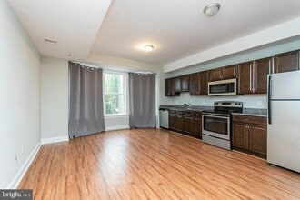 Building Photo - 1222 N 7th St