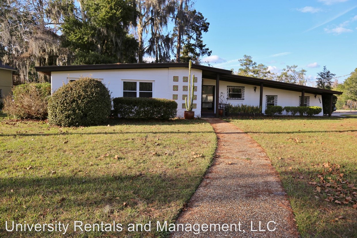 Foto principal - 3 br, 2 bath House - 1000 SW 11th Terrace