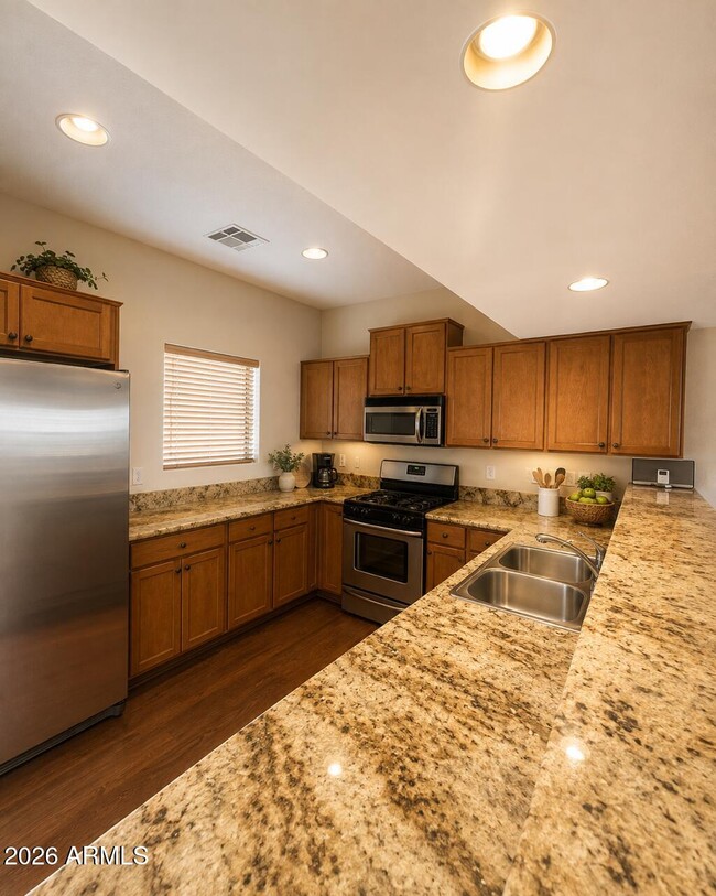 Building Photo - 805 N Grapevine Cir